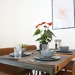 Modern Apartment Close To Congress Center, Tu-Uni And Center With Netflix!