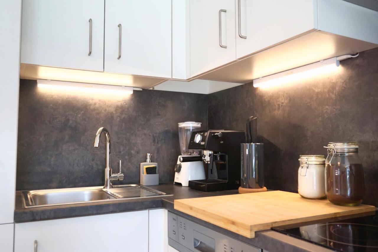 Modern Close To Congress Center, Tu-uni And Center With Netflix!
